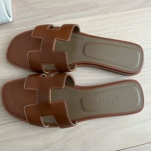 Hermes Oran in Gold size 37